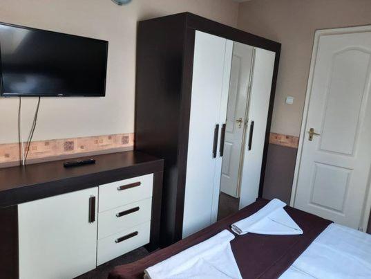 Kek Laguna Wellness Apartmanok 艾格扎洛克 外观 照片