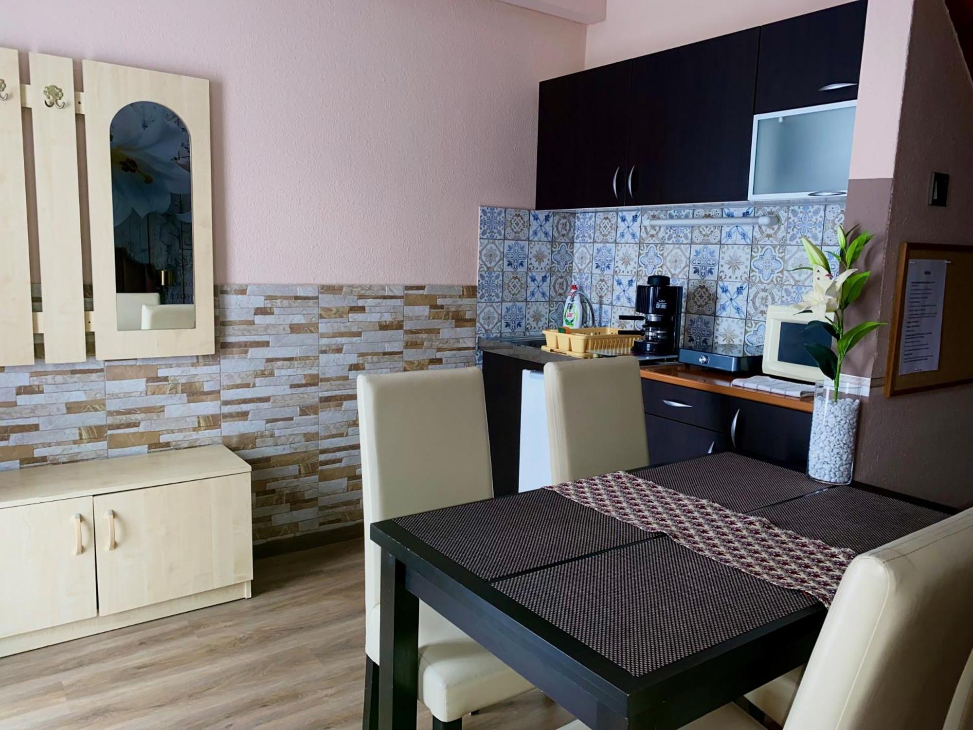 Kek Laguna Wellness Apartmanok 艾格扎洛克 外观 照片